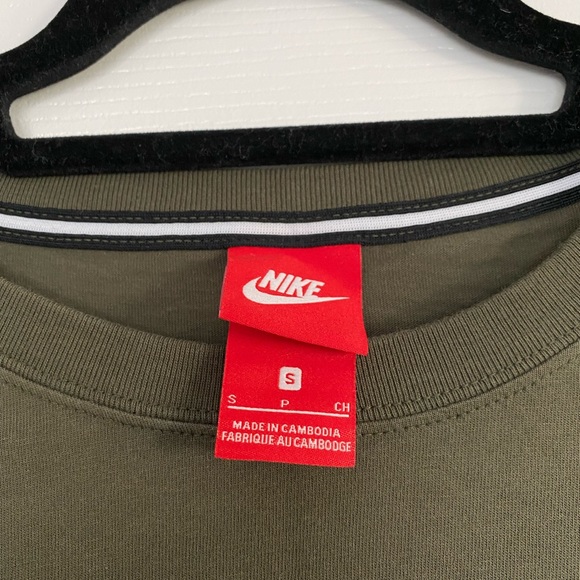 Nike Khaki T-shirt - Picture 3 of 3